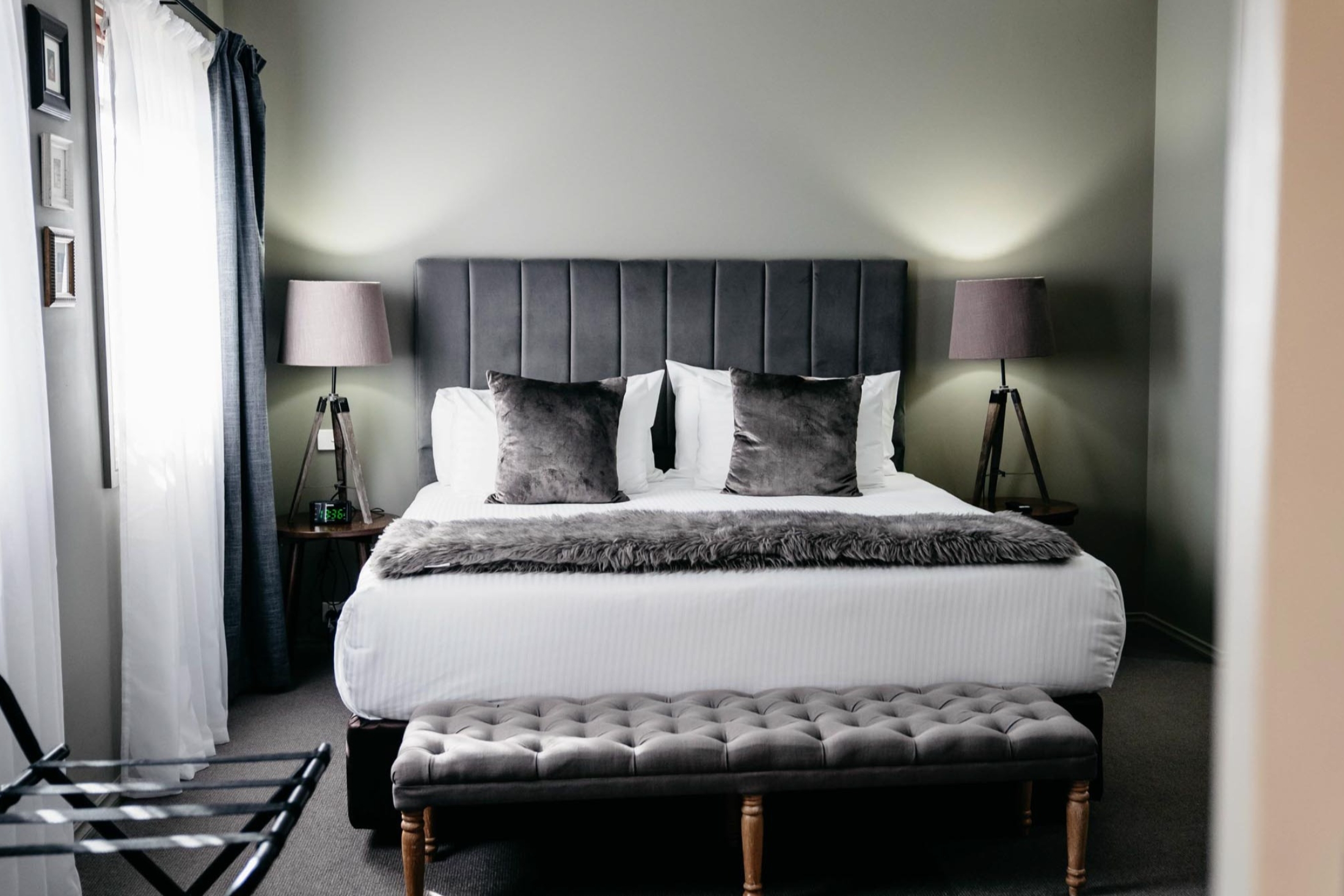 king suite at de russie boutique hotel